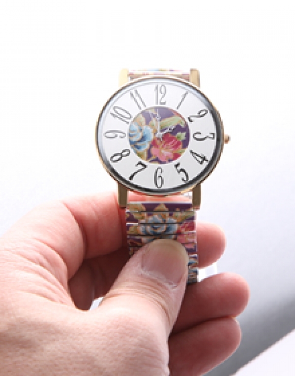 株式会社ティー・アンド・ジー│大阪のT＆Gは時計の卸、OEM製造の専門会社